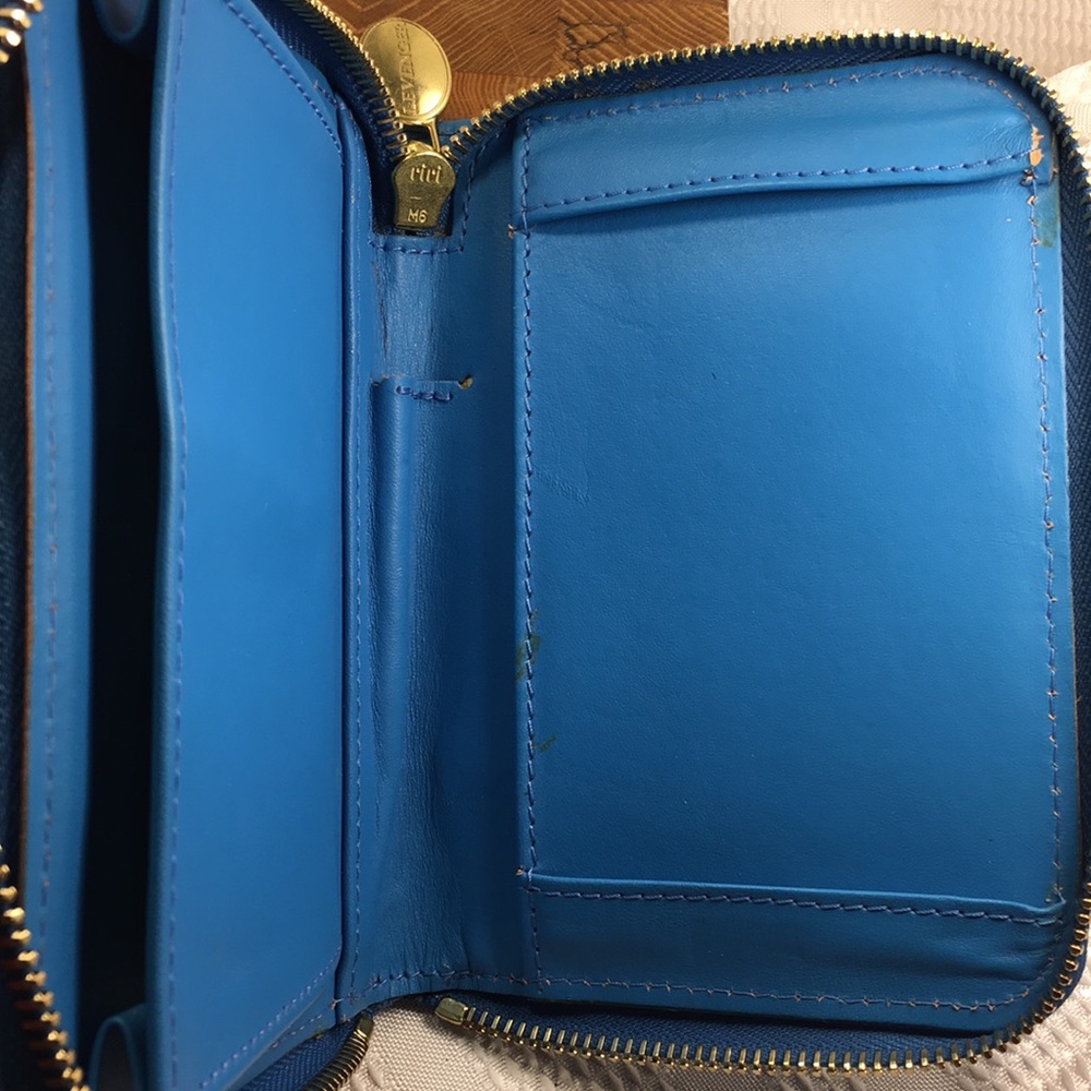 Levenger by Tusting leather ziparound wallet/pouch
